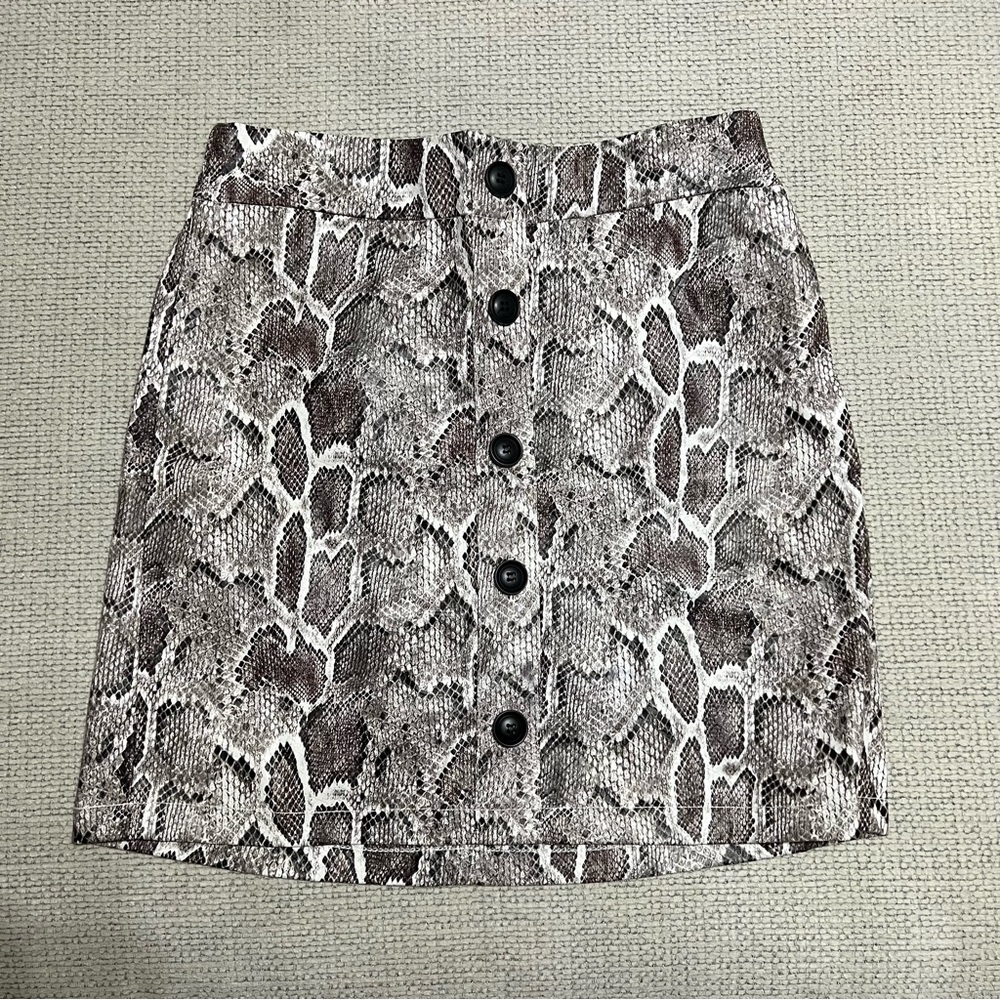 NWT snake print skirt-Medium